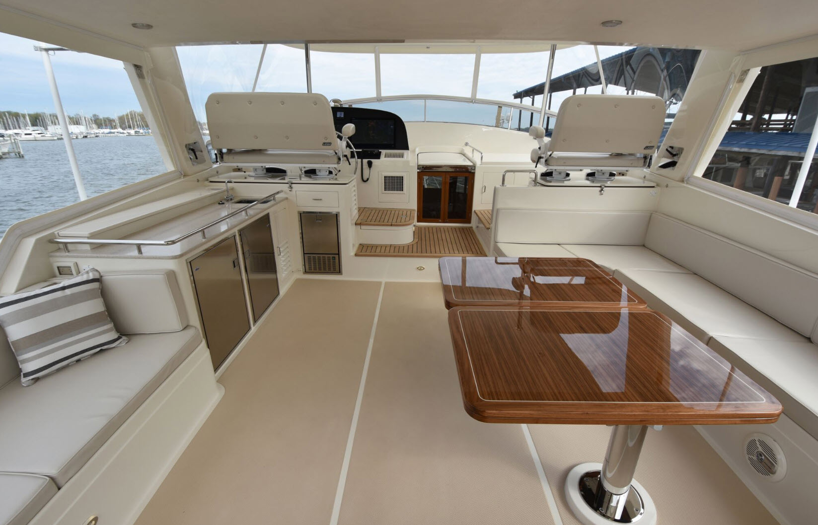 fleming-78-flybridge-space