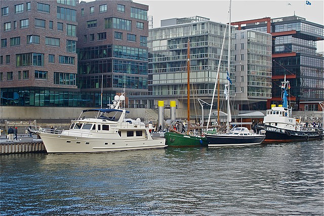 Venture II at Sandtorkaihafen