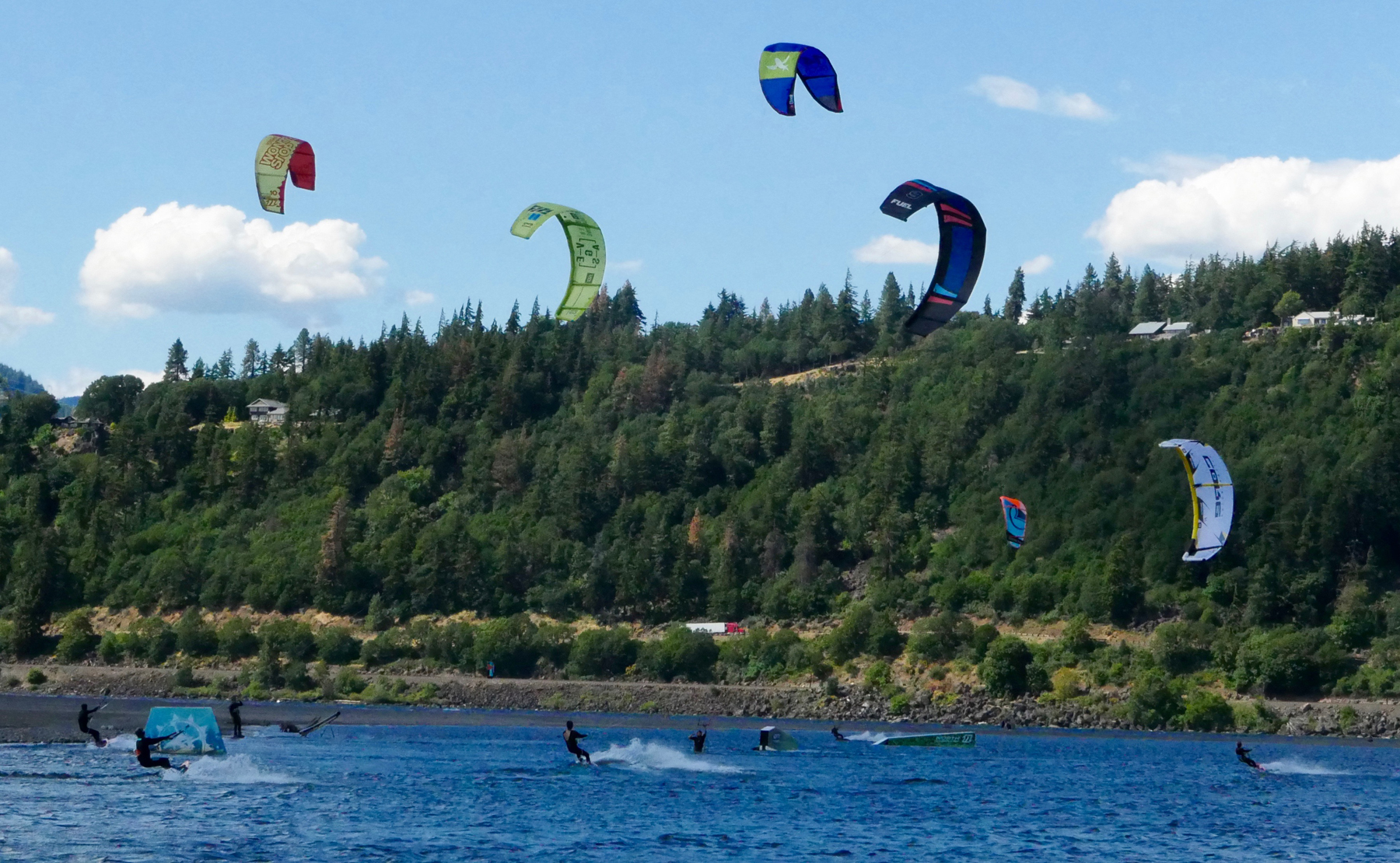 Kite boarders at Hood River