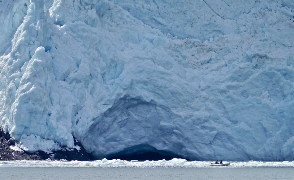 Tener in front of Beloit Glacier