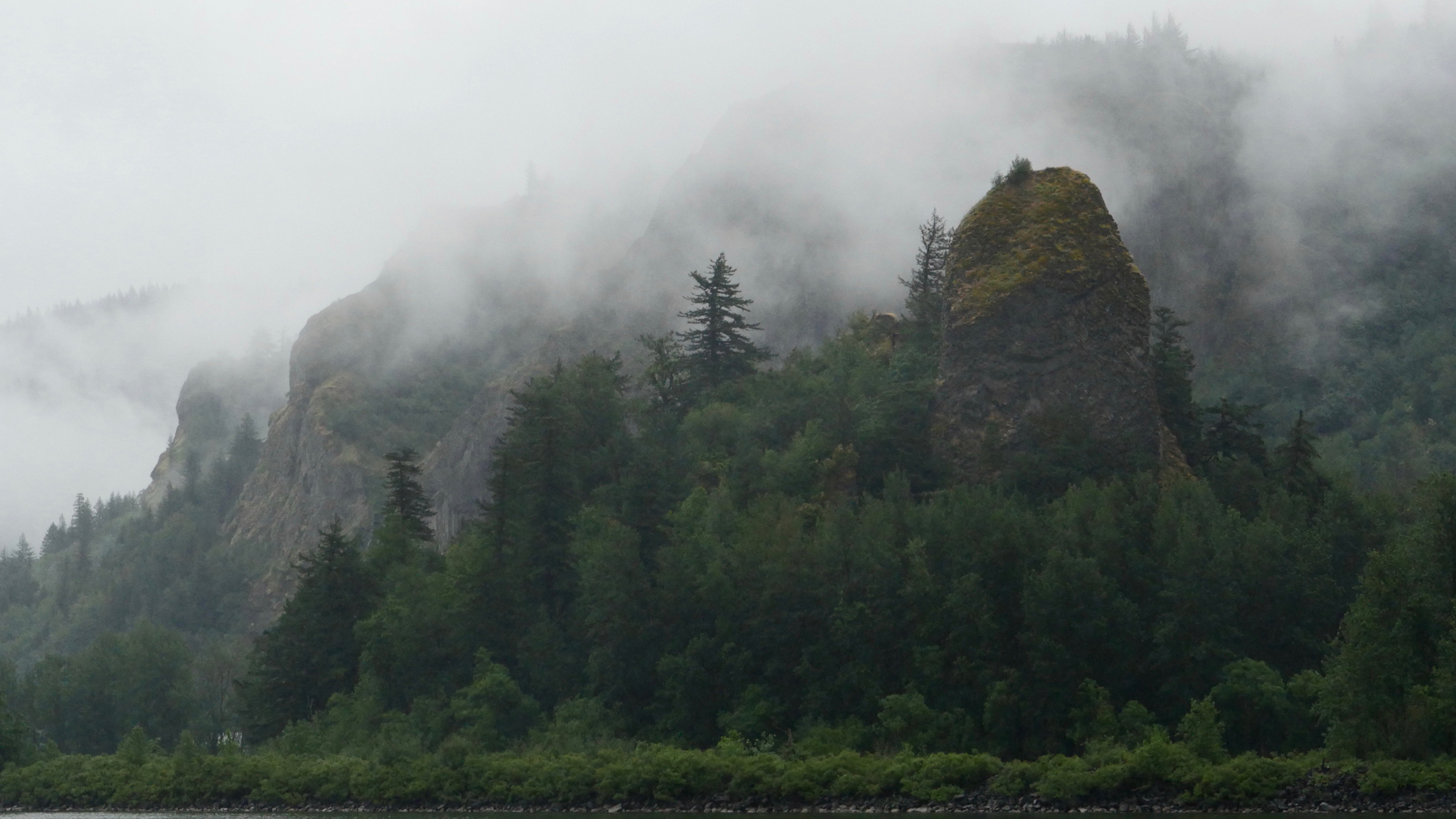Rooster Rock remnant from iceage flood