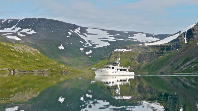 Venture II in Lonafjordur
