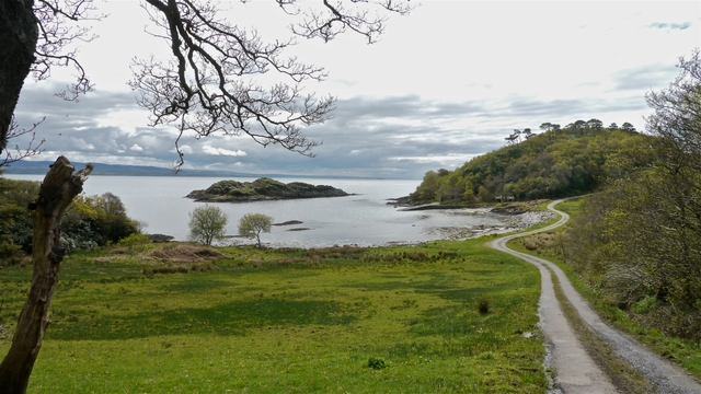 The single track route up the island just north of Ardlussa