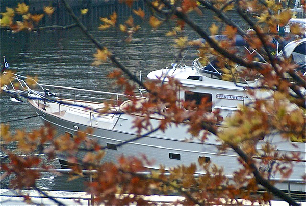 Venture II at Hamburg Boat Show